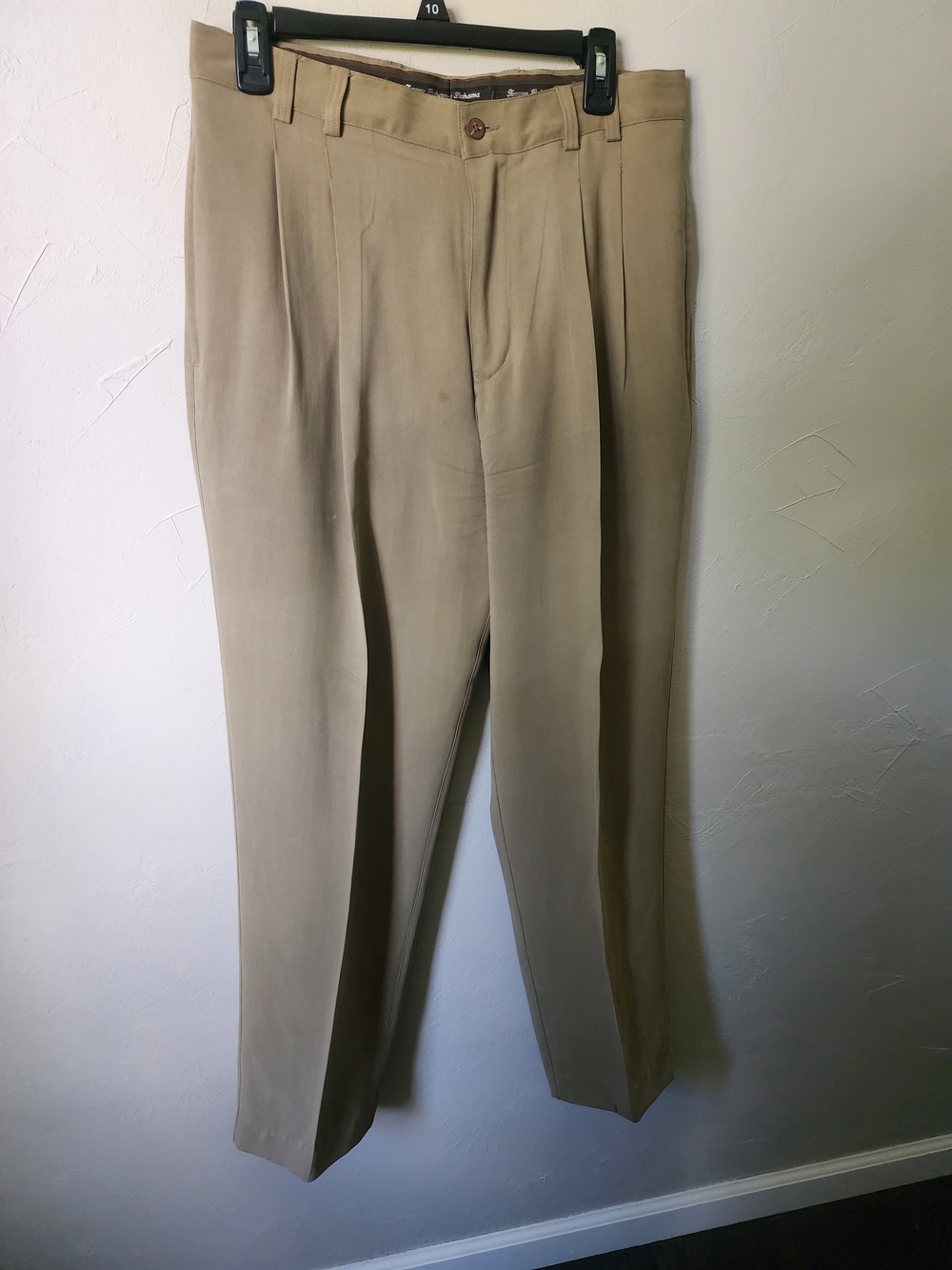 Tommy Bahama Men's Tan Pleated Dress Chinos Size 32
